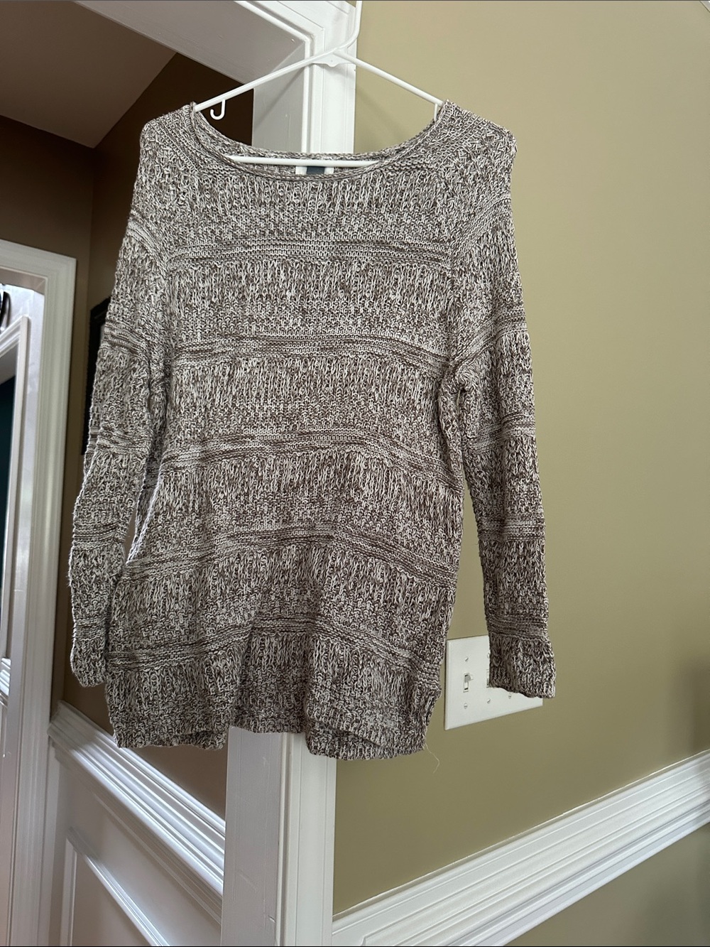 Old Navy Marled Beige and White Knit Sweater